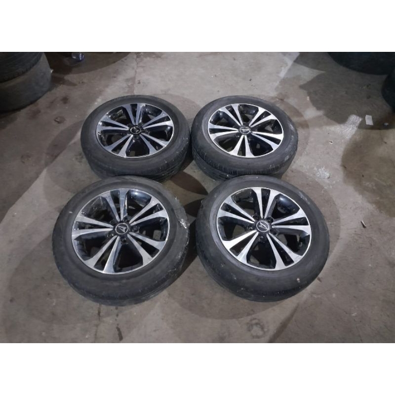 Velg Mobil Bekas Ori STD New Terios Ring 17 Pcd 5x114 & Ban 215 60 17 Dunlop