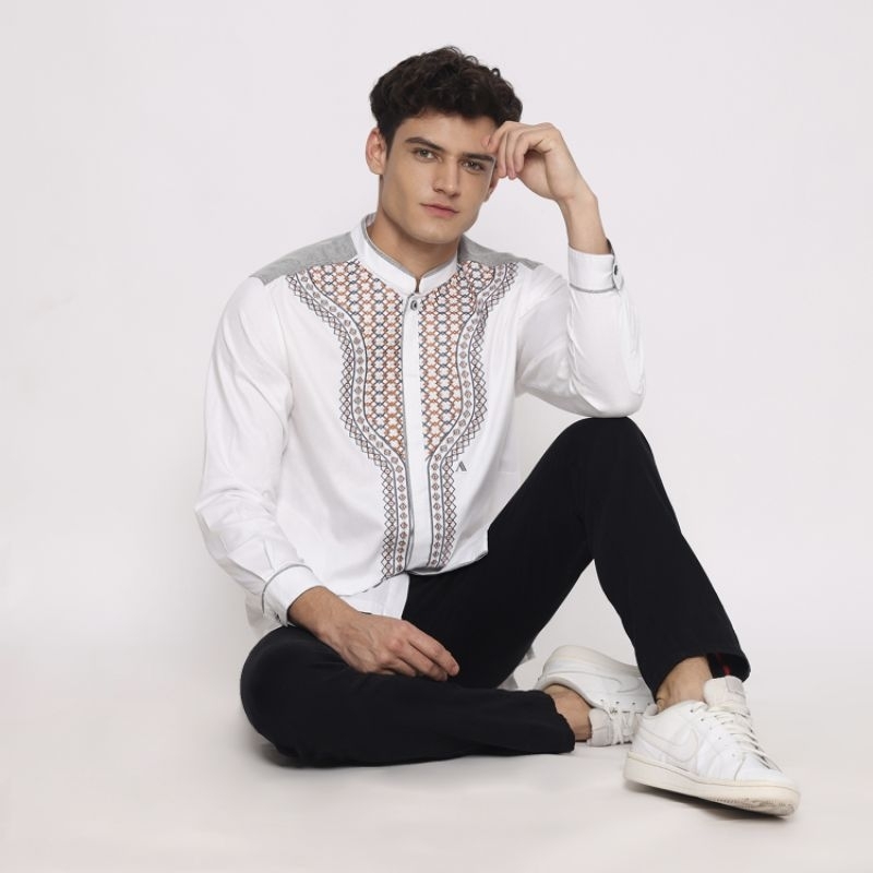 baju koko lengan panjang warna putih lengan panjang AGATHA MADINAH GREY untuk lebaran pria