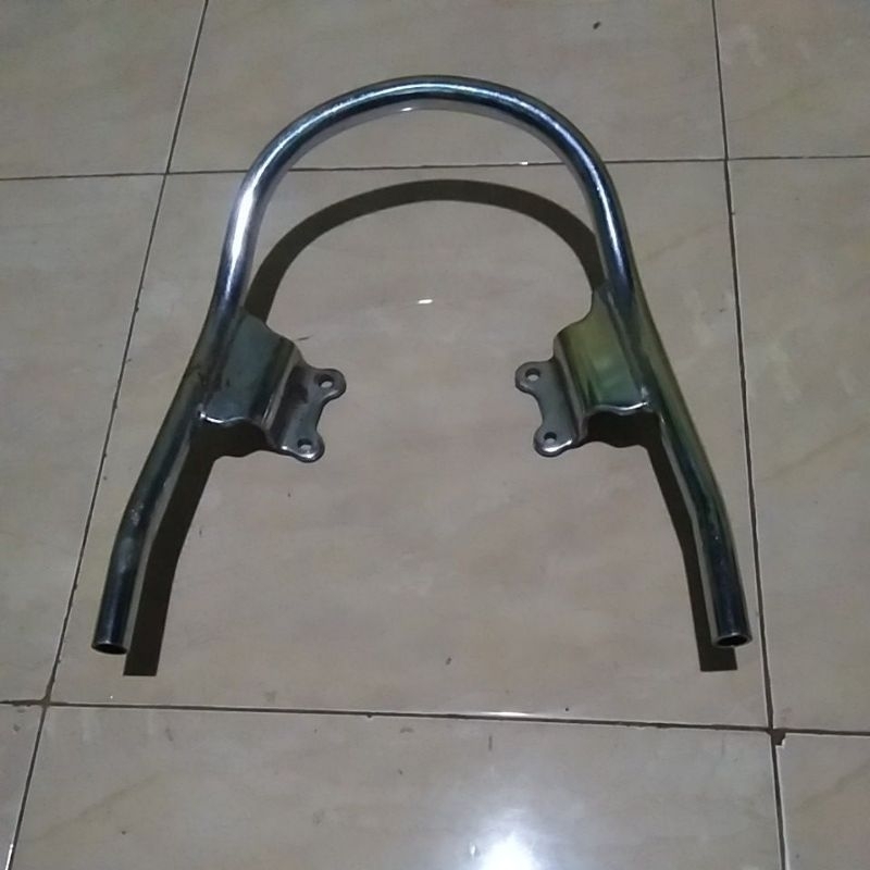 Copotan Behel besi pegangan jok motor mio