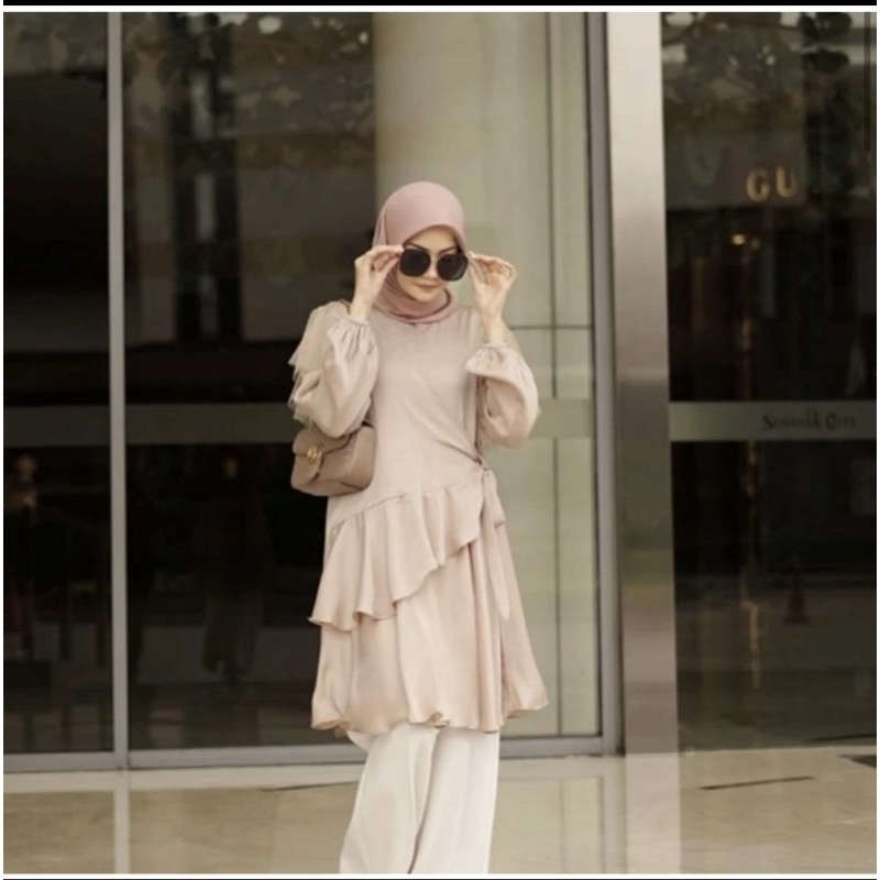 Preloved Celine Blouse Vanilla Hijab