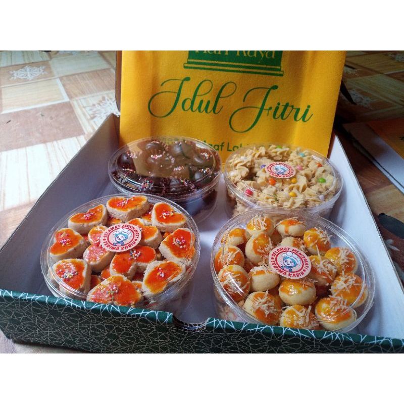 

Paket Kuker Lebaran Isi 4 Kemasan 250gram
