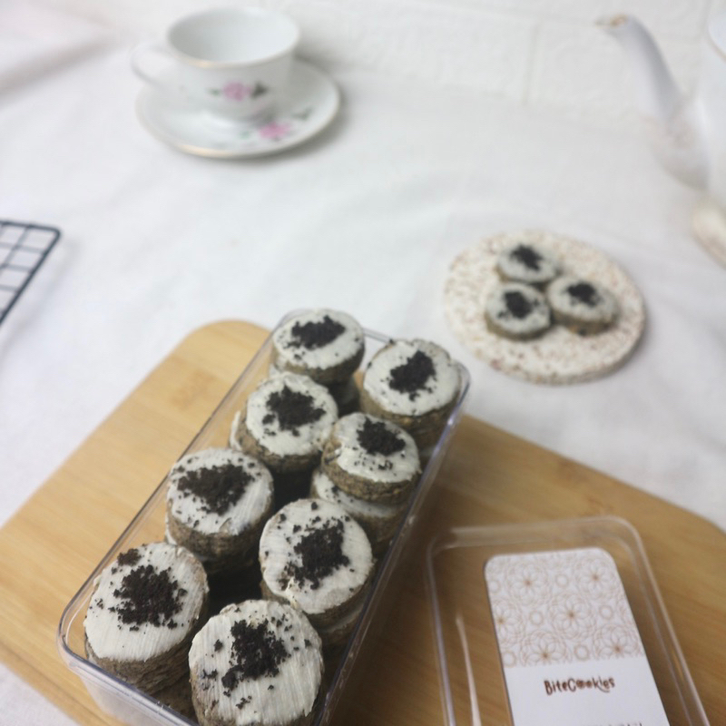 

Kue Cookies & Cream