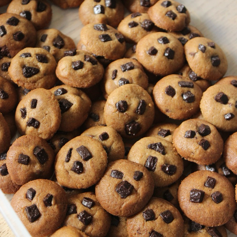

Dark chocolate chip mini cookies