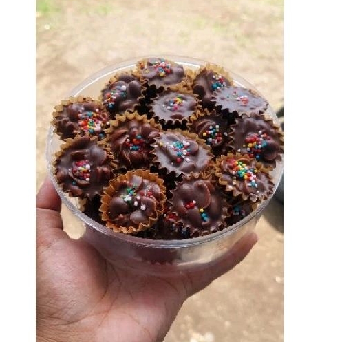 

Kue Coklat Kacang