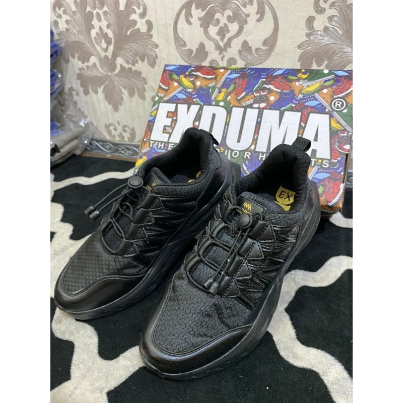 SEPATU KETS EXDUMA HITAM SLING STAR