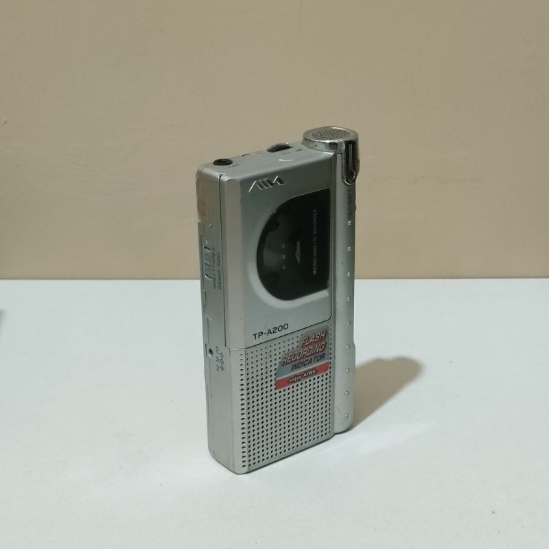 Aiwa TP A200 Micro Casette Walkman