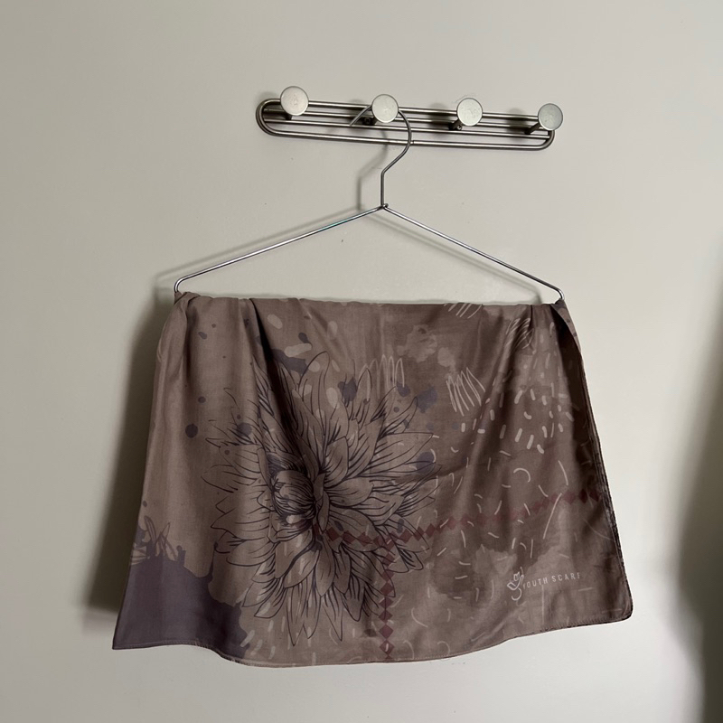 preloved youth scarf