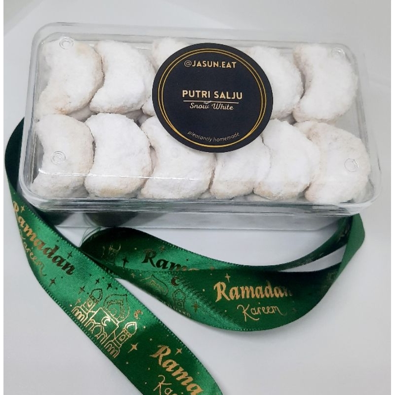

Kue Putri Salju Premium