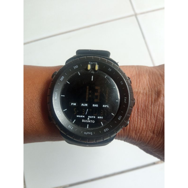 jam tangan suunto core quart