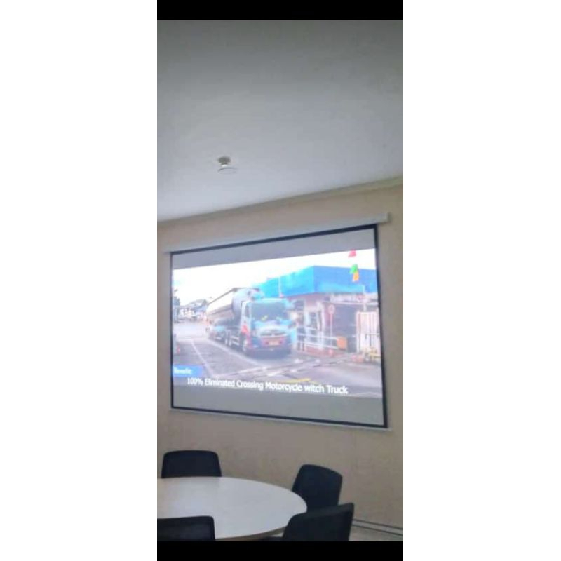 layar proyektor 150"16:9 manual gantung screenprojector 150inc