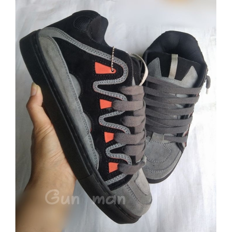 Sepatu sneakers gembung/gemuk kulit sapi asli