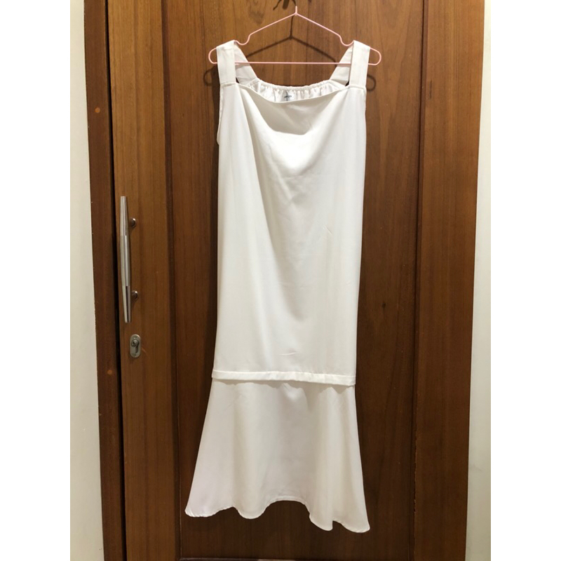 dress putih amygo