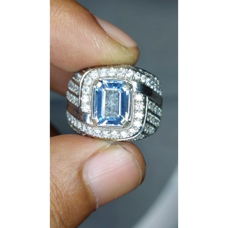 Natural maxixe beryl