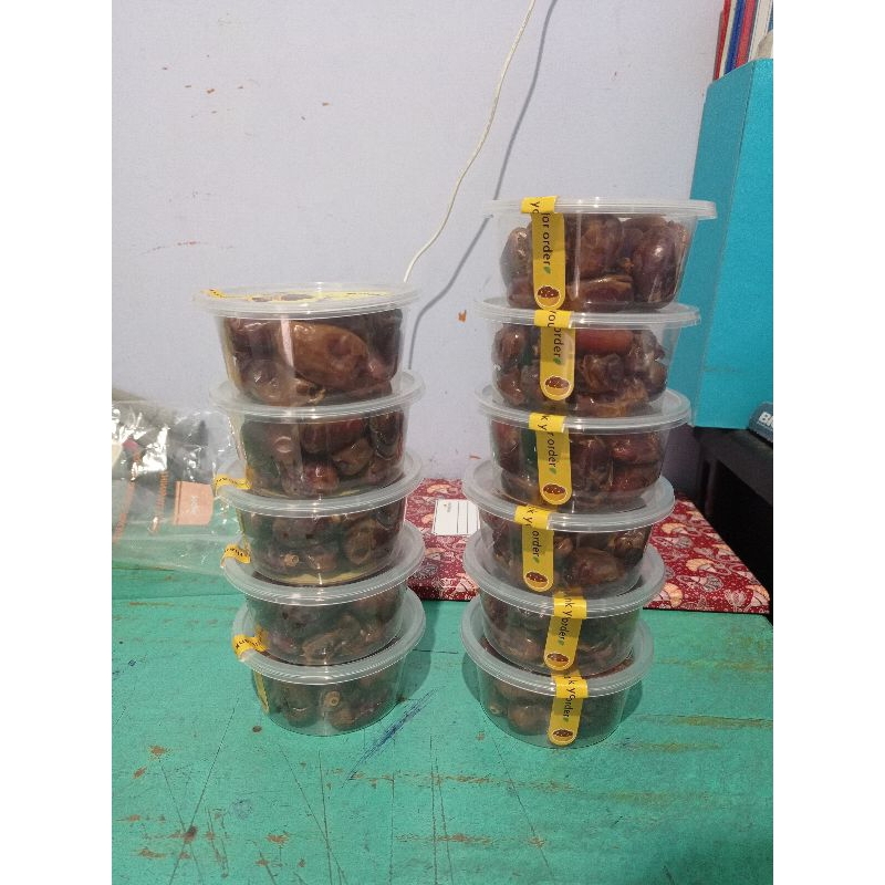 

Laris Licious Kurma Sukkari 250g