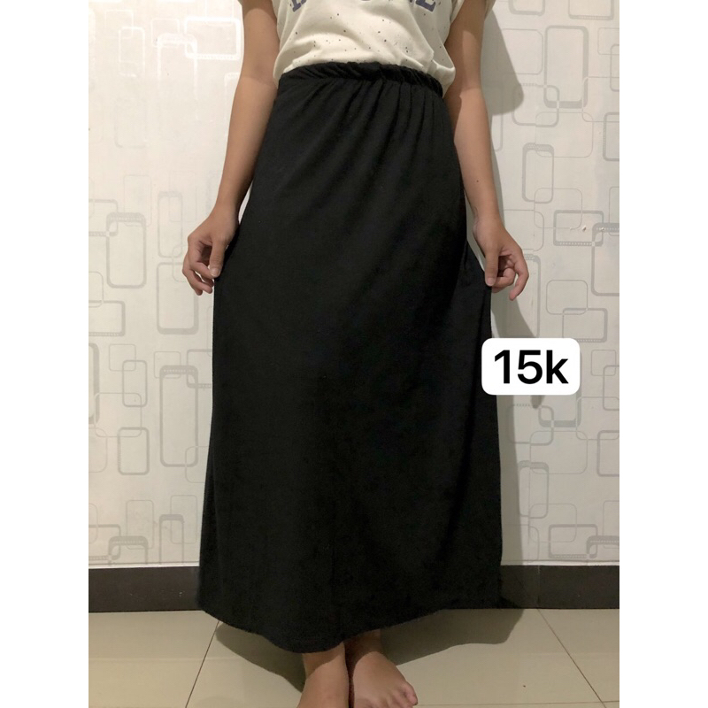 PL rok kain hitam