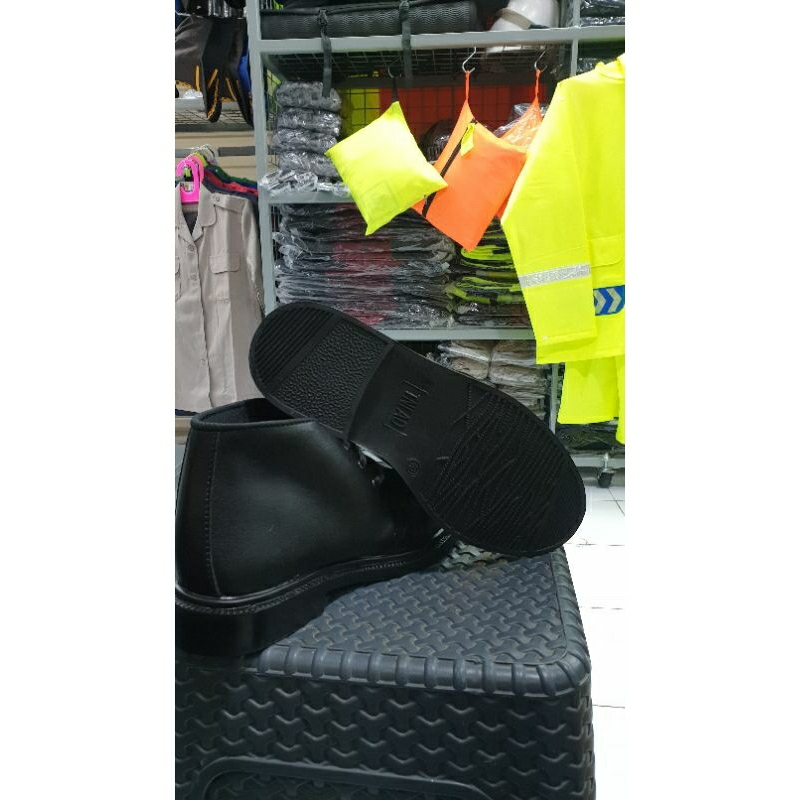 Sepatu PDH,Paskibra,/PDH Satpam/PDH TNI kulit Asli