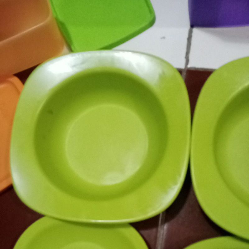 mangkok  piring second Tupperware