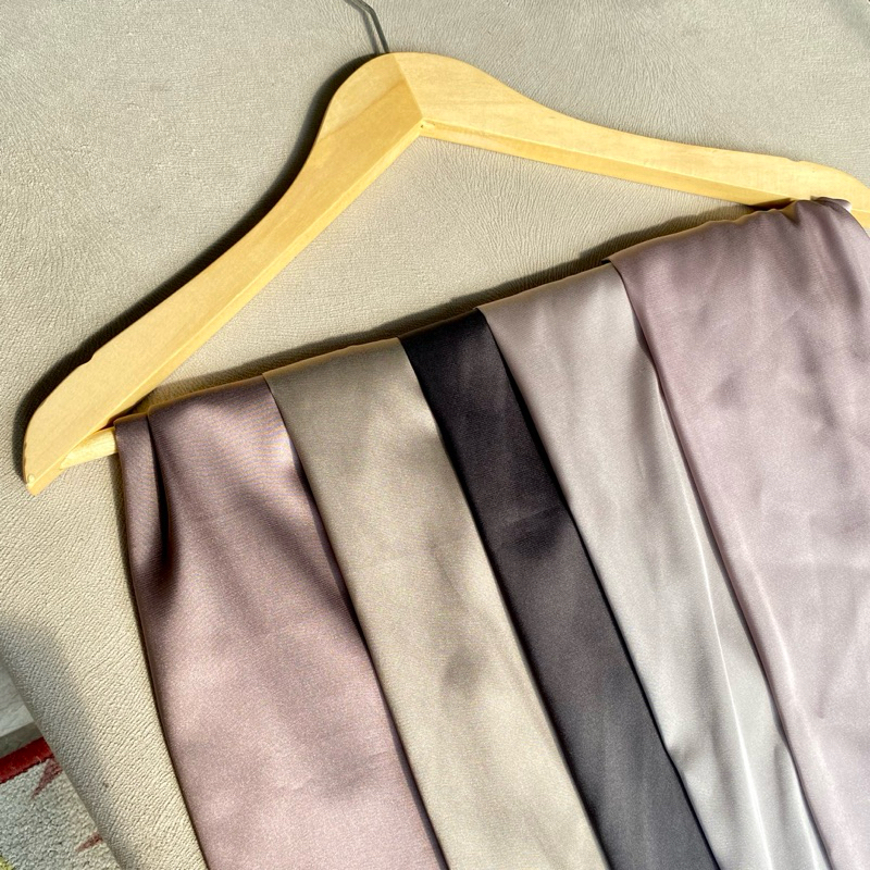 Seerine - YURA PLAIN SILK// Pasmina silk non texture// Pasmina silk plain//