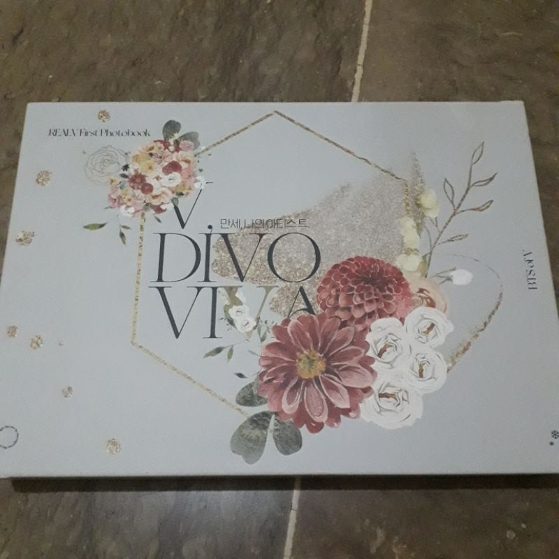 BTS Taehyung Fansite REALV First Photobook V, DIVO VIVA Fullset