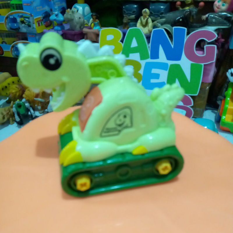 Mainan mobil bongkar pasang