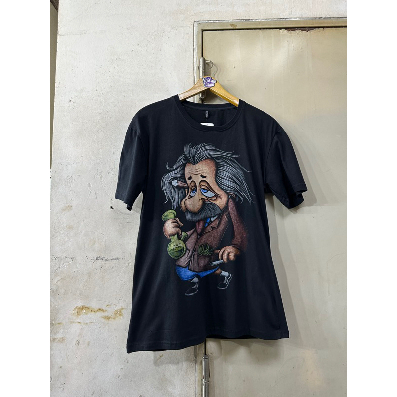 Kaos Albert Einstein