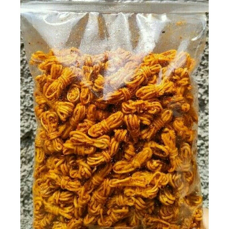 

mie gulung/mie uwel pedas daun jeruk isi 1kg