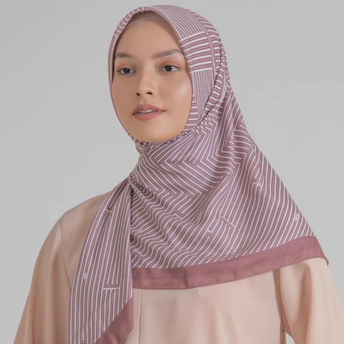 RIA MIRANDA x HIJUP Segiempat Motid Pinggiran Jahit