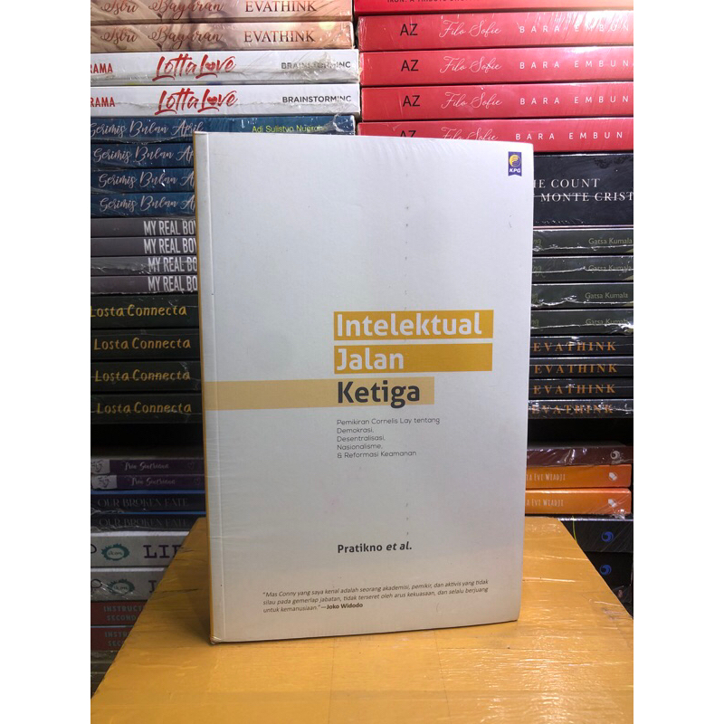 (Buku Sospol dan Sejarah) Intelektual Jalan Ketiga