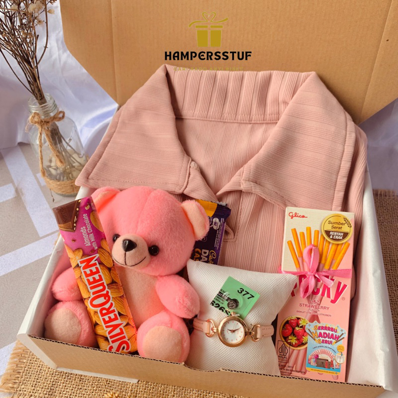 

Hampers gift box kado cewek baju dan boneka