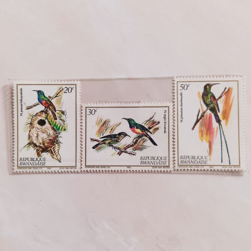 

(AG) Perangko Rwanda 1983 Nectar Drinking Birds Set 3 pcs Mint