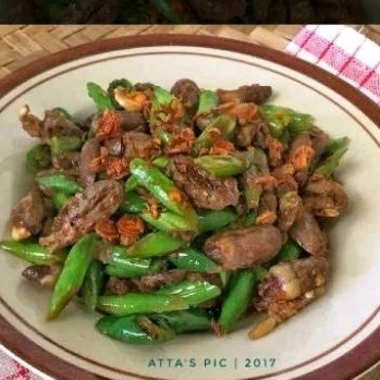 

Jantung Ayam Cabe Ijo Resto Sebelum Senja
