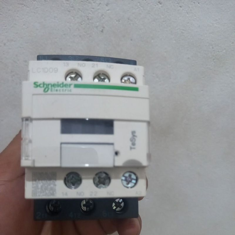 contactor schneider LC1D09