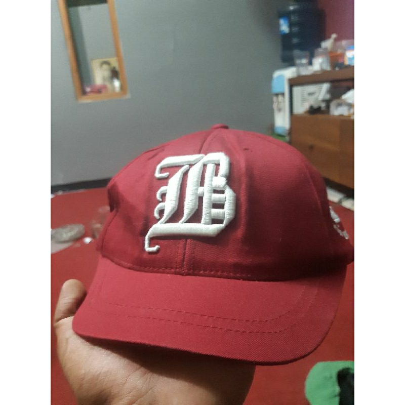 topi visor pendek boston