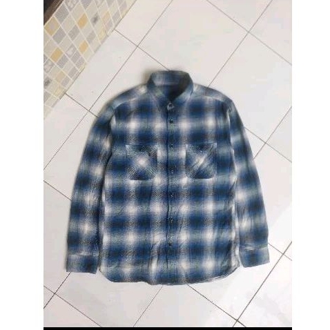 kemeja flanel veterano uniqlo