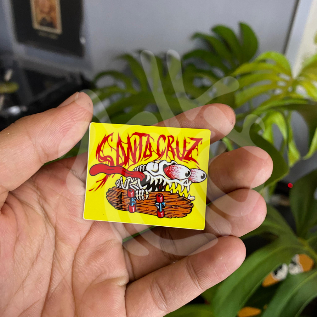 

sticker santa cruzz / sticker aesthetic / sticker tumblr / stiker premium / stiker hp / stiker laptop / stiker helm / stiker tahan air