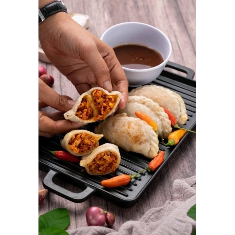 

Cireng Gendut Isi Ayam Suwir Pedas