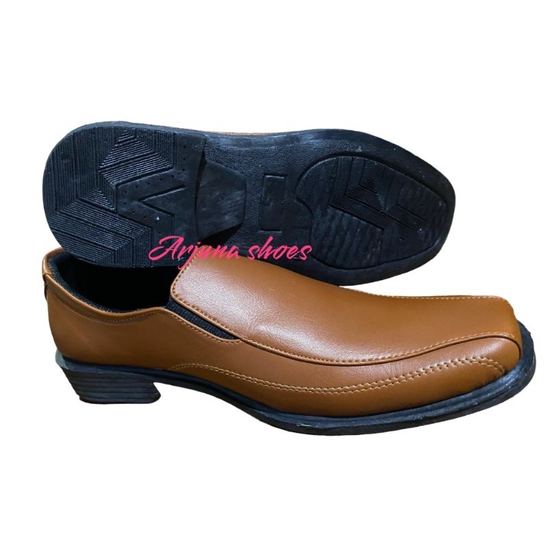 sepatu pantofel pria sepatu kantor formal casual sepatu tan sepatu pantofel coklat