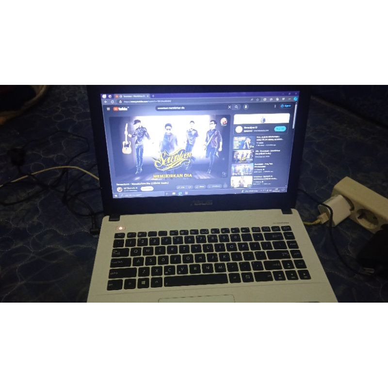 laptop Asus A450c bekas