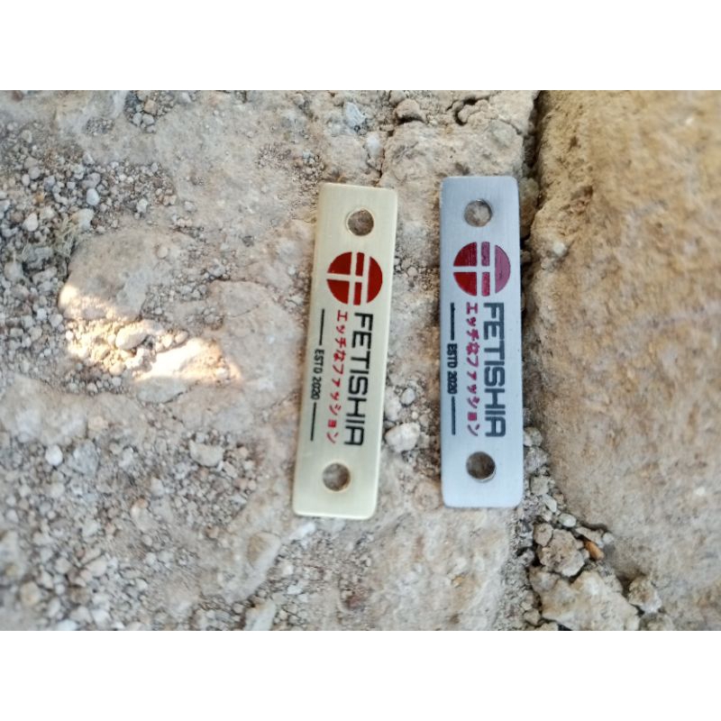 label plate custom hijab Kuningan dan stainless.