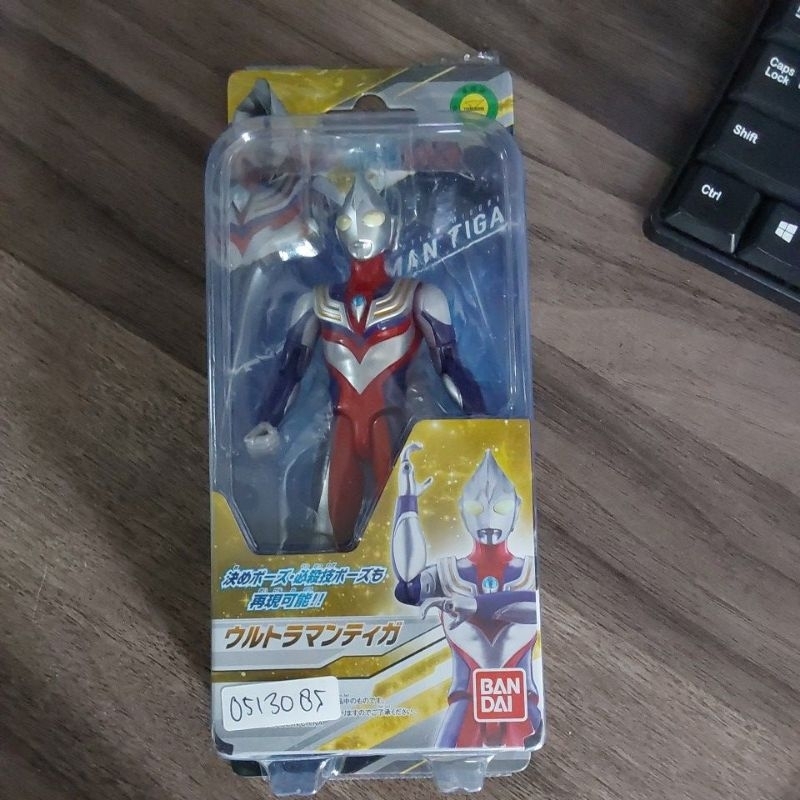 FIGUR ULTRAMAN TIGA UK + - 14CM 23537 [ORIGINAL BANDAI]