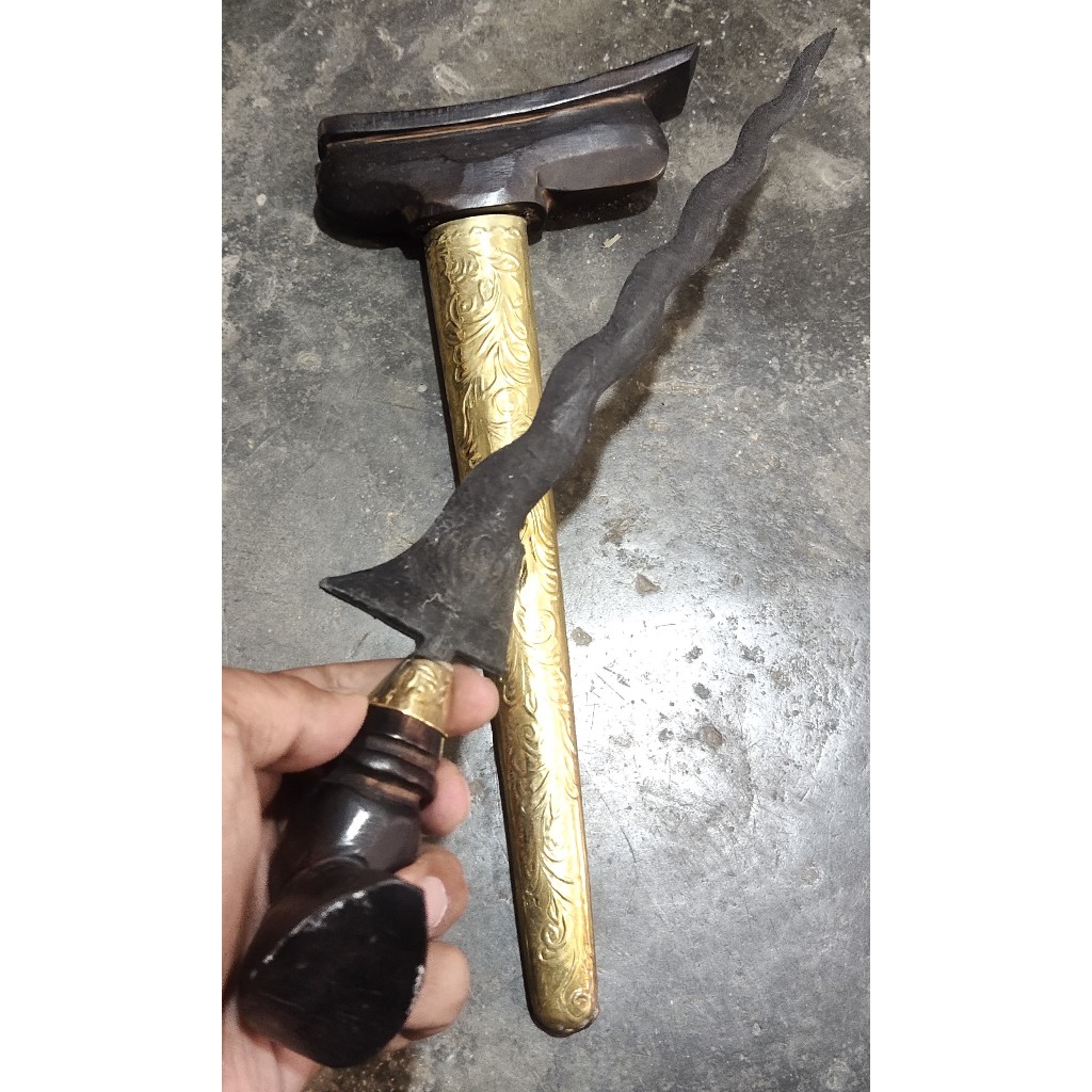 KERIS MELAYU KEPERLUAN UPACARA ADAT ATAU PERNIKAHAN KOLEKSI SARUNG KUNINGAN MINANG JAWA