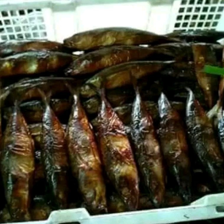 

Ikan asap layang isi 4/panggang layang