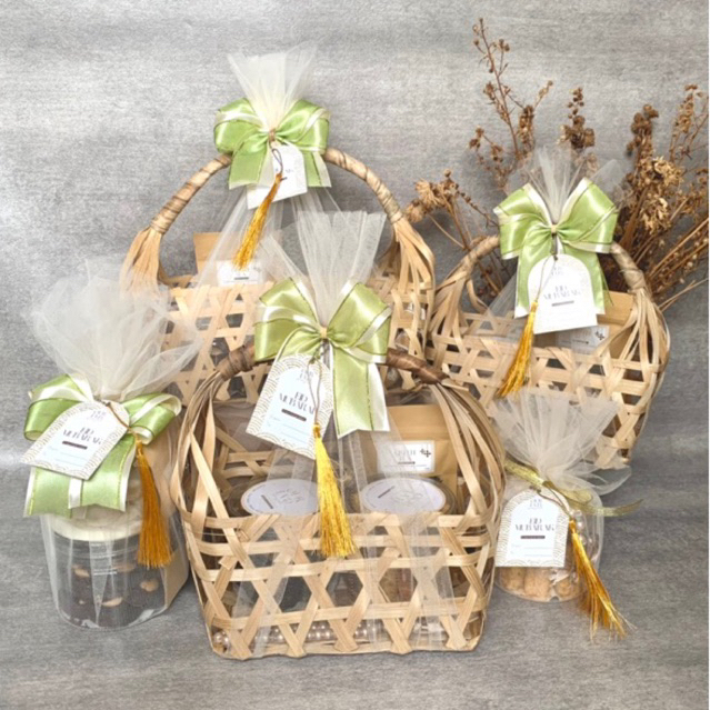 

EID HAMPERS" by ourlvd.project HAMPERS LEBARAN