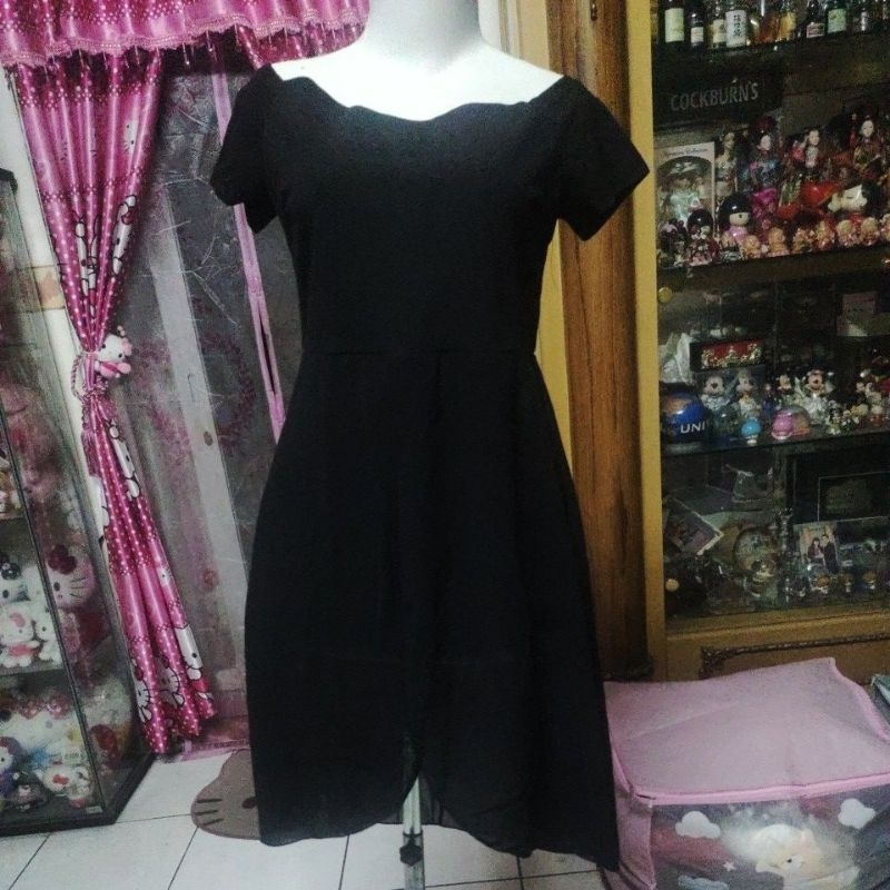 dress sabrina warna hitam