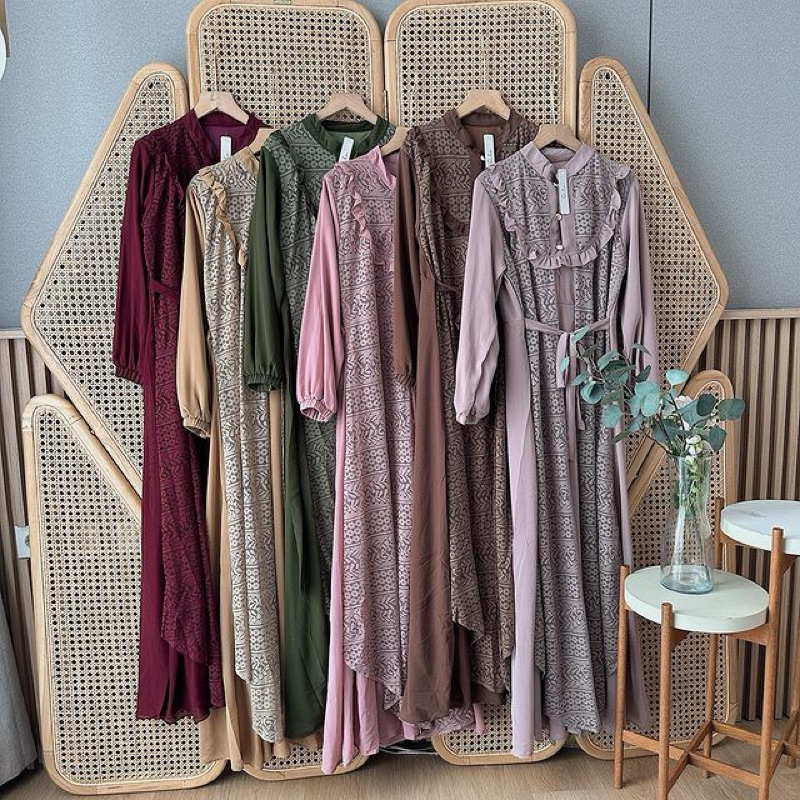 Lesina Dress by Oclo | Gamis raya collection lebaran crinkle mix brukat