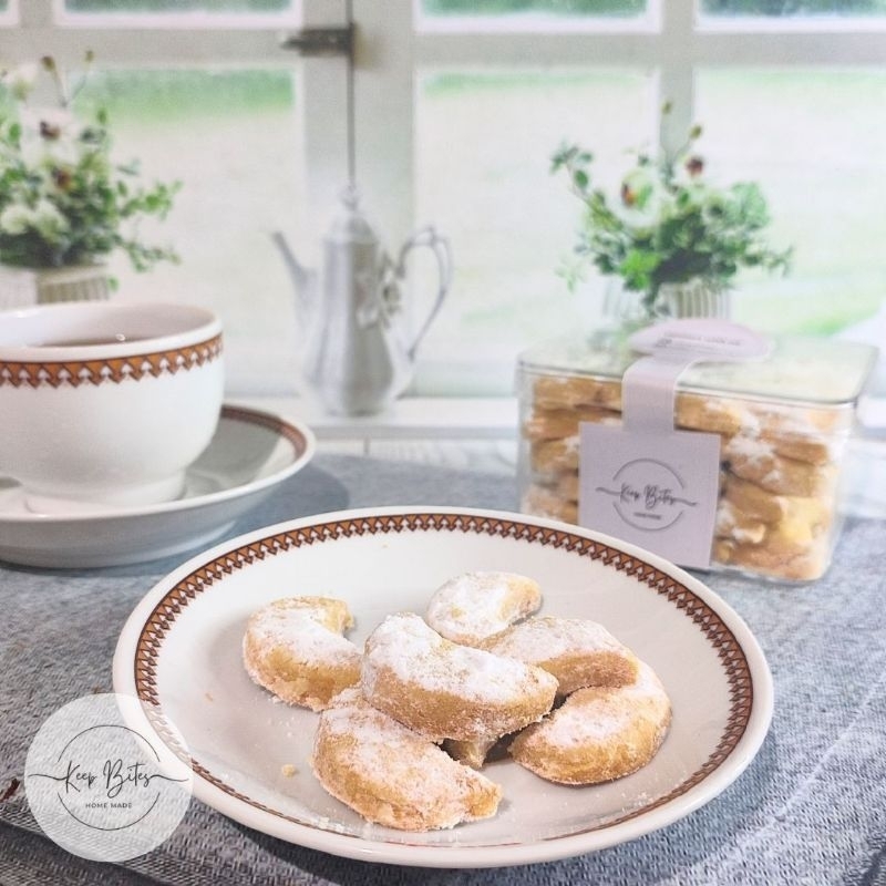 

KUE KERING PUTRI SALJU PREMIUM KEEP BITES