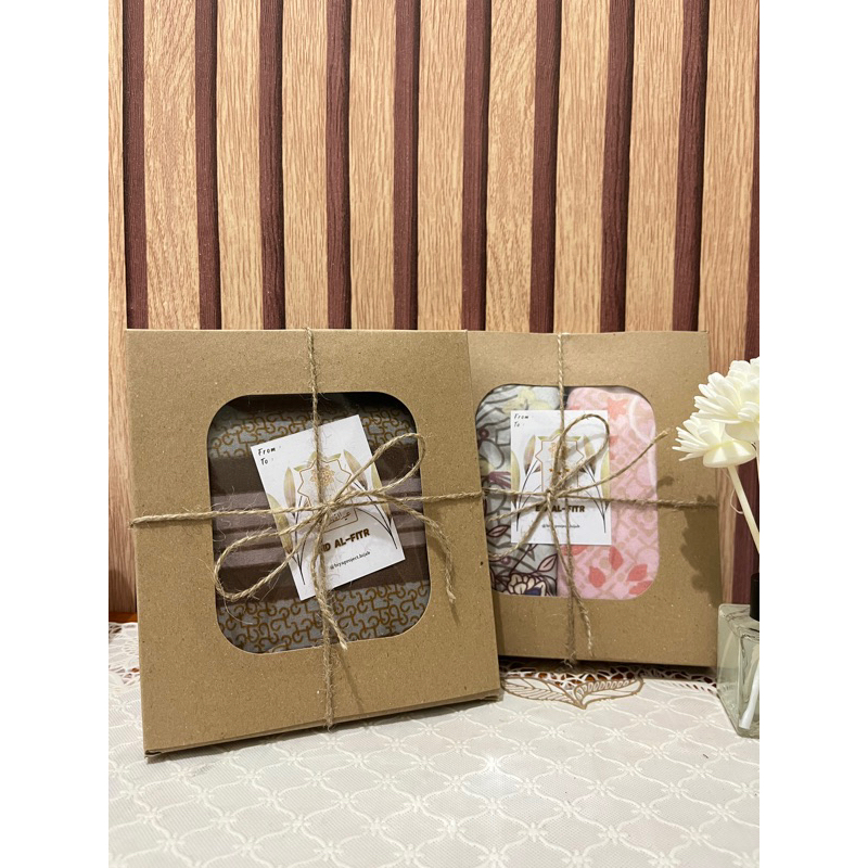 

BOX HAMPERS & GIFTCRAD