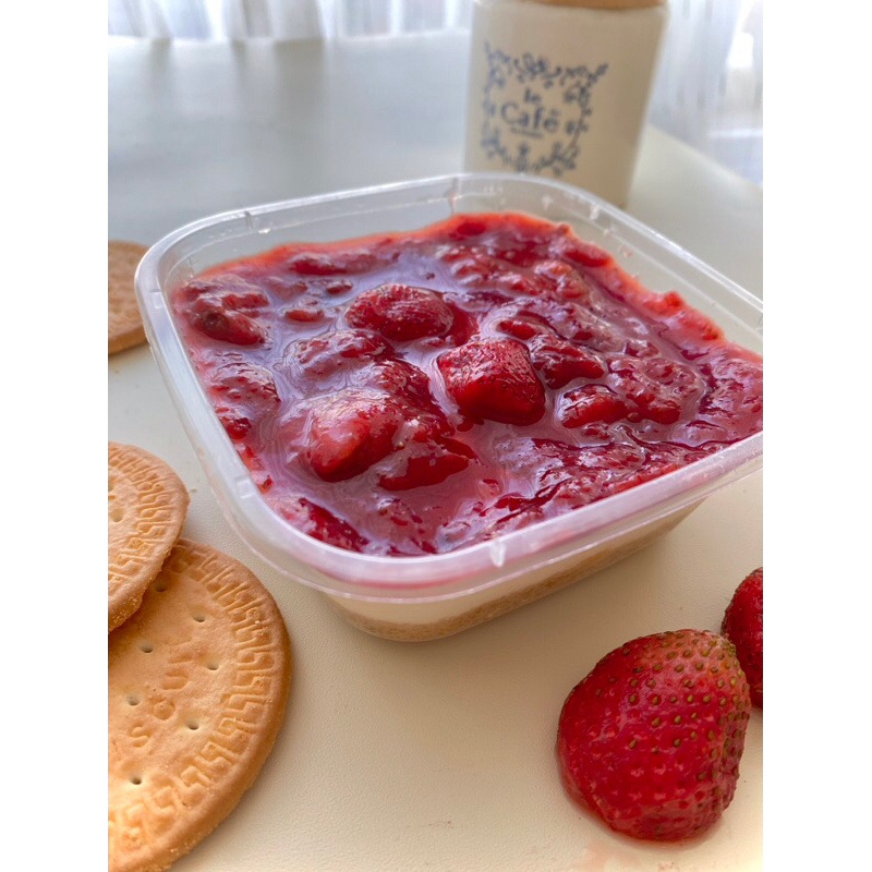 DESSERT BOX Strawberry Cheesecake