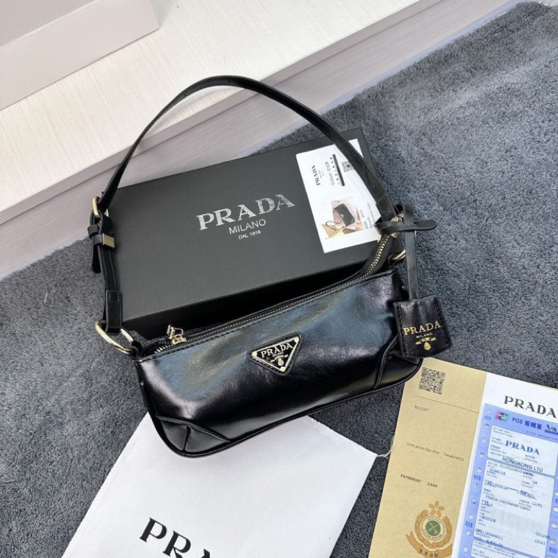 PRADA ( TAS DENGAN BOX YANG MASIH BERSEGEL) kualitas IMPORT