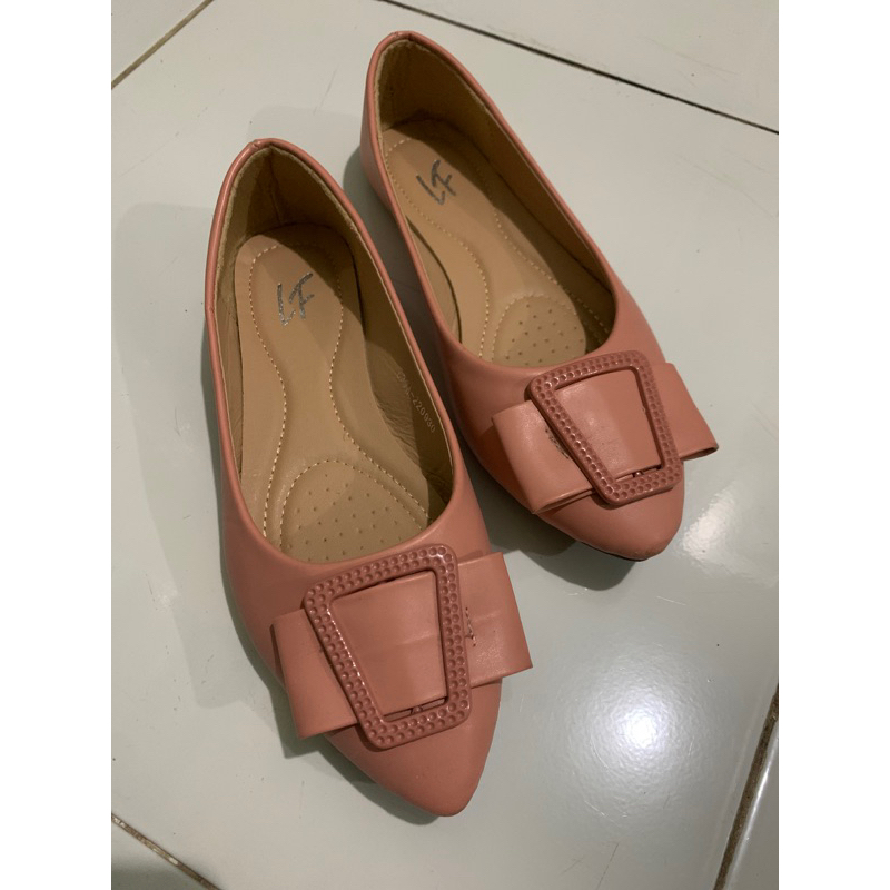 Preloved LF flatshoes wanita